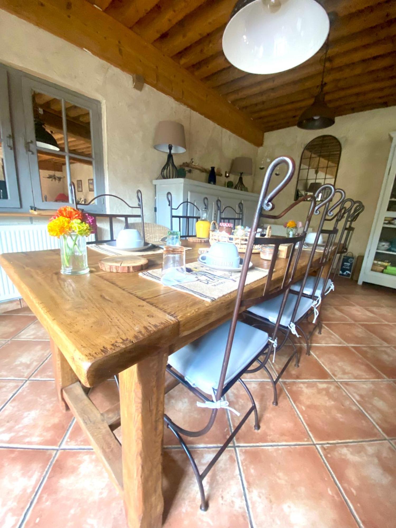 Une Ferme En Ville Bron Bagian luar foto